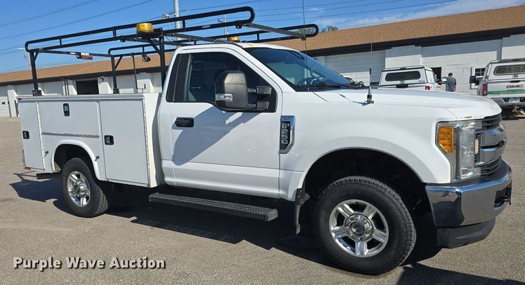 image for item DQ4603 2017 Ford F250 Super Duty XLT  utility bed pickup truck