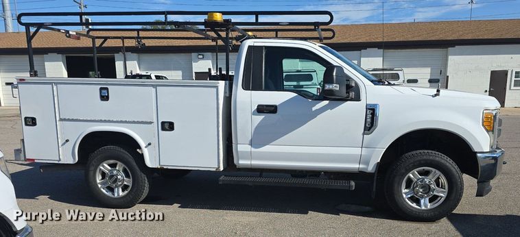 image for item DQ4603 2017 Ford F250 Super Duty XLT  utility bed pickup truck