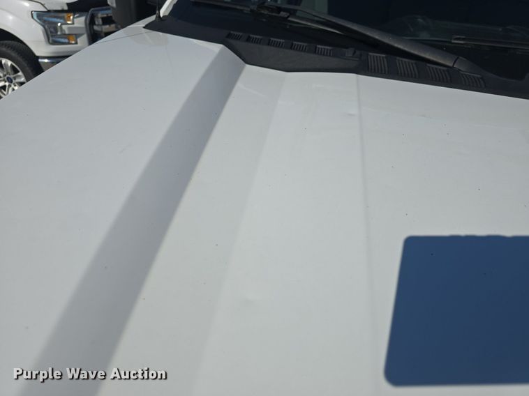 image for item DQ4603 2017 Ford F250 Super Duty XLT  utility bed pickup truck