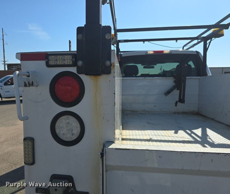 image for item DQ4603 2017 Ford F250 Super Duty XLT  utility bed pickup truck