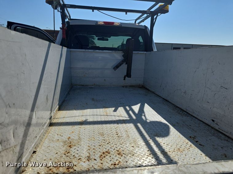 image for item DQ4603 2017 Ford F250 Super Duty XLT  utility bed pickup truck