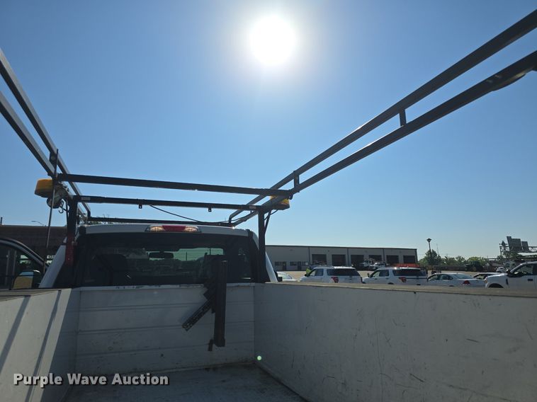 image for item DQ4603 2017 Ford F250 Super Duty XLT  utility bed pickup truck