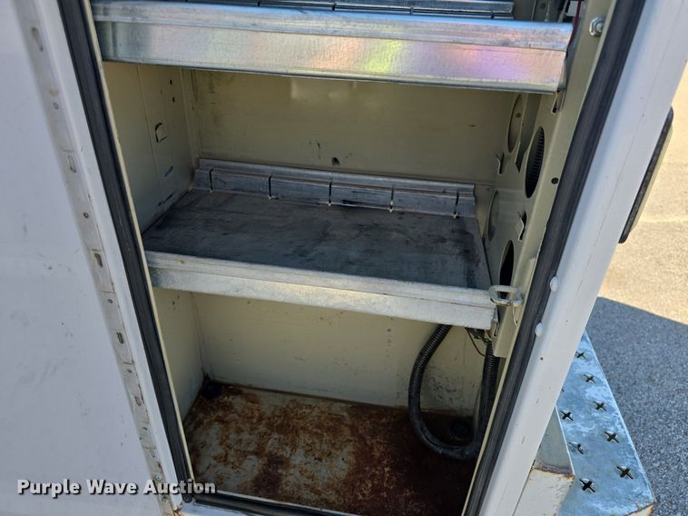 image for item DQ4603 2017 Ford F250 Super Duty XLT  utility bed pickup truck