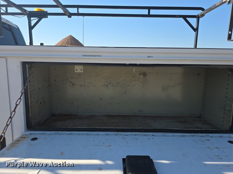 image for item DQ4603 2017 Ford F250 Super Duty XLT  utility bed pickup truck