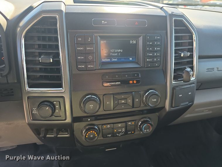 image for item DQ4603 2017 Ford F250 Super Duty XLT  utility bed pickup truck