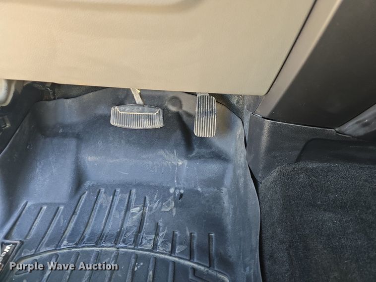 image for item DQ4603 2017 Ford F250 Super Duty XLT  utility bed pickup truck