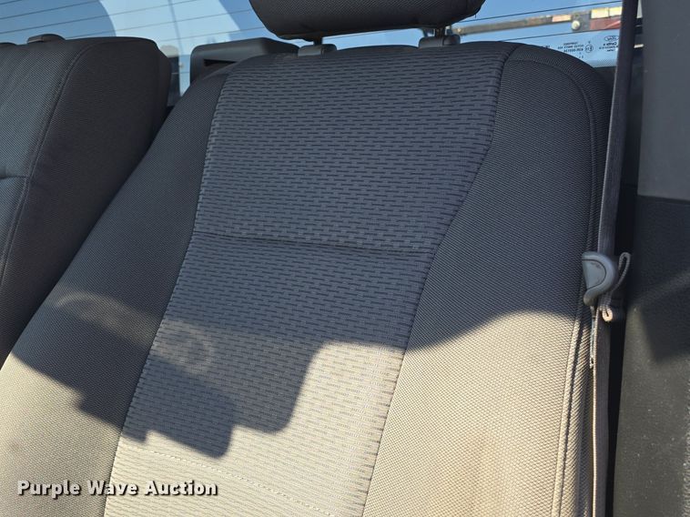 image for item DQ4603 2017 Ford F250 Super Duty XLT  utility bed pickup truck