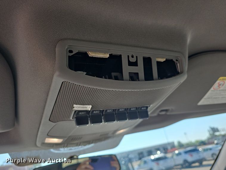 image for item DQ4603 2017 Ford F250 Super Duty XLT  utility bed pickup truck