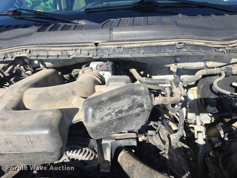 image for item DQ4603 2017 Ford F250 Super Duty XLT  utility bed pickup truck