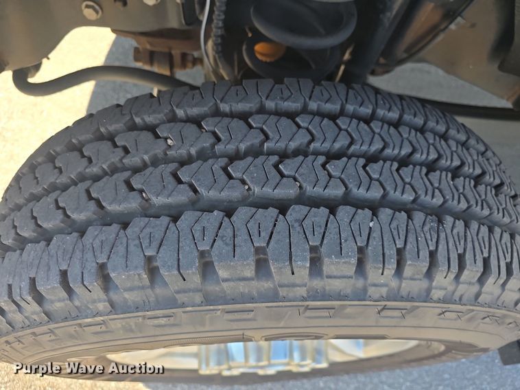 image for item DQ4603 2017 Ford F250 Super Duty XLT  utility bed pickup truck