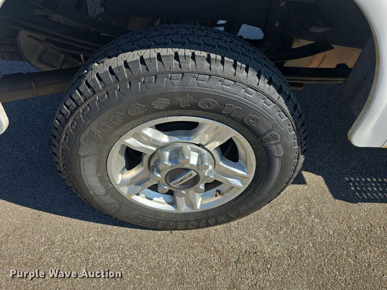 image for item DQ4603 2017 Ford F250 Super Duty XLT  utility bed pickup truck