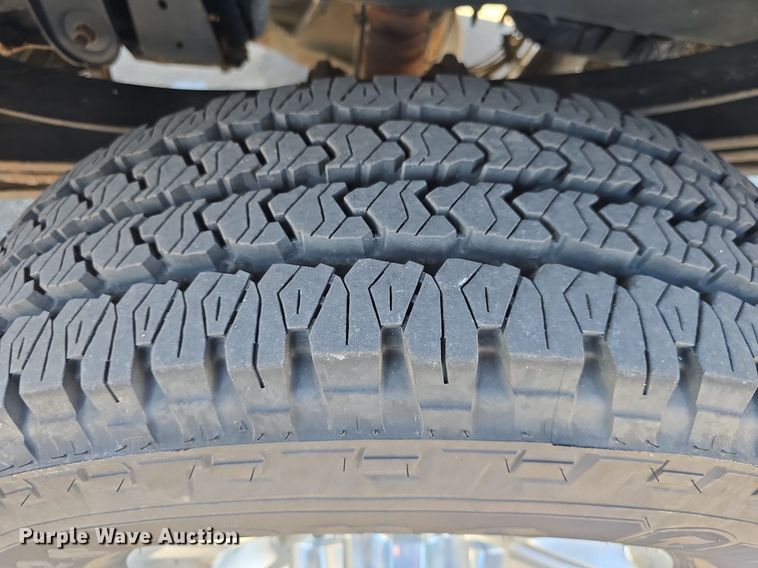 image for item DQ4603 2017 Ford F250 Super Duty XLT  utility bed pickup truck