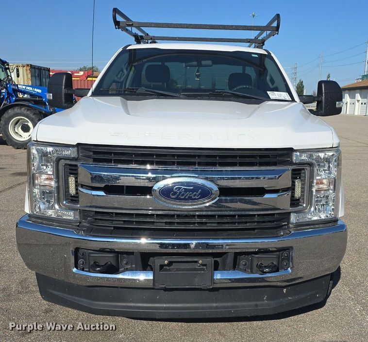 image for item DQ4604 2017 Ford F250 Super Duty XLT utility bed pickup truck