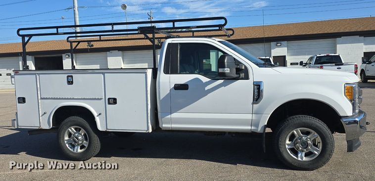 image for item DQ4604 2017 Ford F250 Super Duty XLT utility bed pickup truck