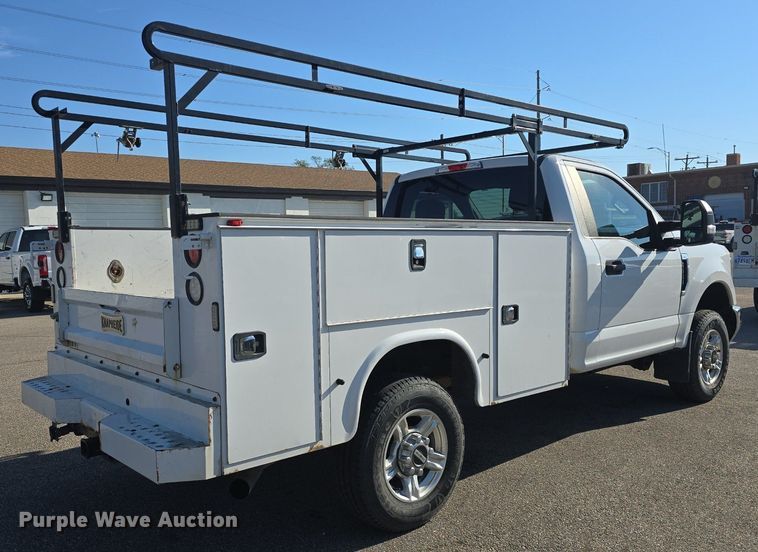 image for item DQ4604 2017 Ford F250 Super Duty XLT utility bed pickup truck