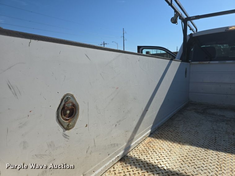 image for item DQ4604 2017 Ford F250 Super Duty XLT utility bed pickup truck