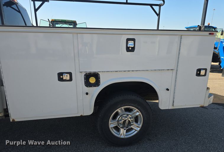 image for item DQ4604 2017 Ford F250 Super Duty XLT utility bed pickup truck