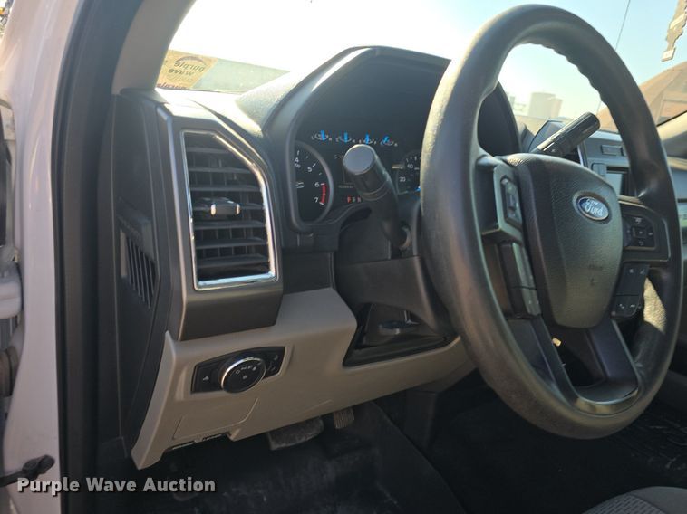 image for item DQ4604 2017 Ford F250 Super Duty XLT utility bed pickup truck