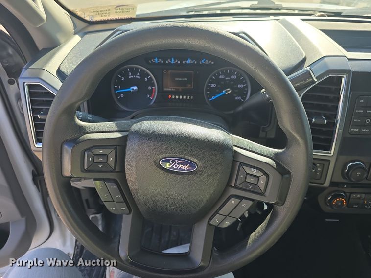 image for item DQ4604 2017 Ford F250 Super Duty XLT utility bed pickup truck