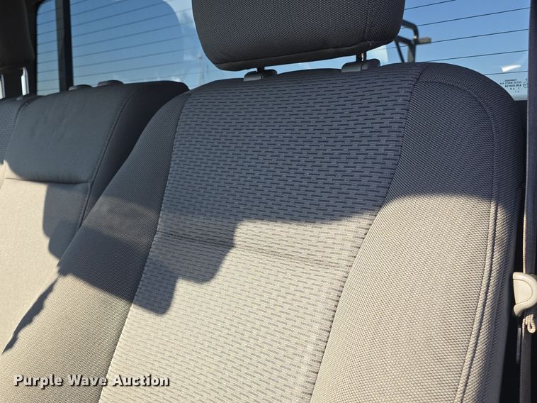 image for item DQ4604 2017 Ford F250 Super Duty XLT utility bed pickup truck