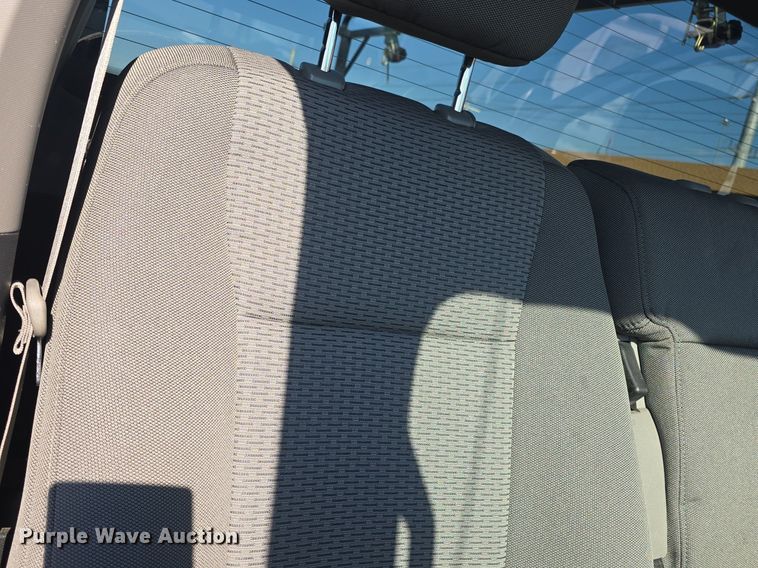 image for item DQ4604 2017 Ford F250 Super Duty XLT utility bed pickup truck