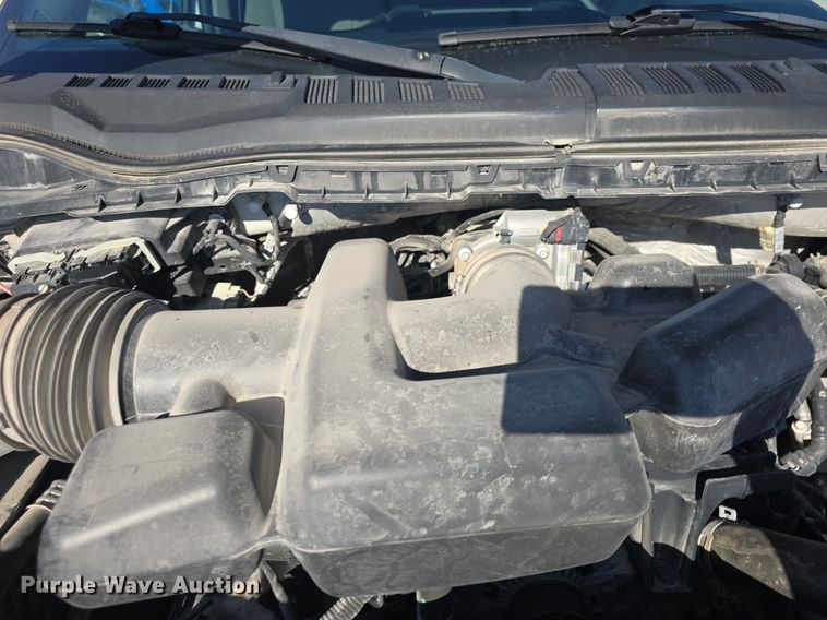 image for item DQ4604 2017 Ford F250 Super Duty XLT utility bed pickup truck