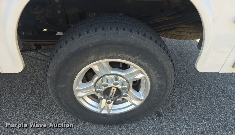 image for item DQ4604 2017 Ford F250 Super Duty XLT utility bed pickup truck