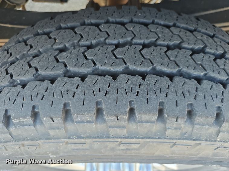 image for item DQ4604 2017 Ford F250 Super Duty XLT utility bed pickup truck