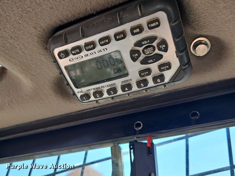 image for item DQ4606 2012 Case SR250 skid steer loader