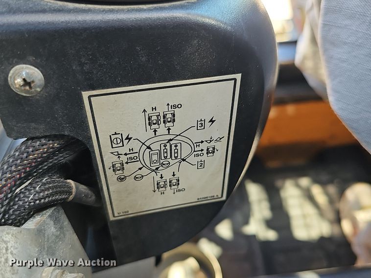 image for item DQ4606 2012 Case SR250 skid steer loader