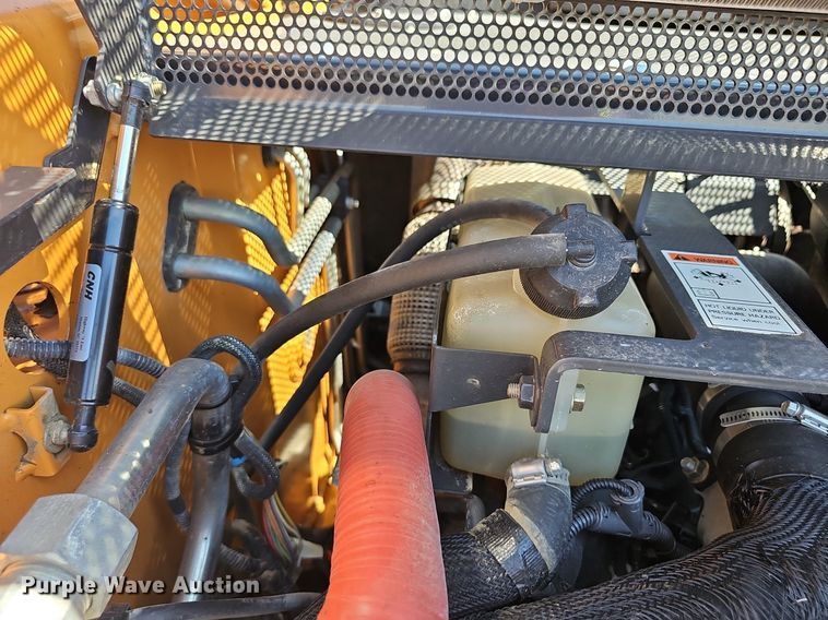 image for item DQ4606 2012 Case SR250 skid steer loader