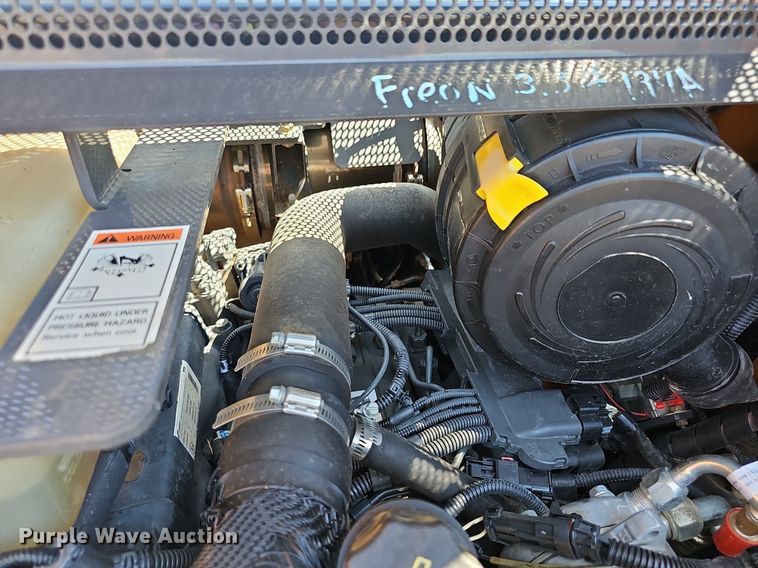 image for item DQ4606 2012 Case SR250 skid steer loader