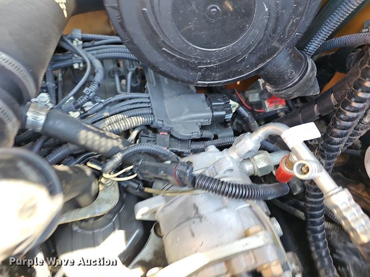 image for item DQ4606 2012 Case SR250 skid steer loader