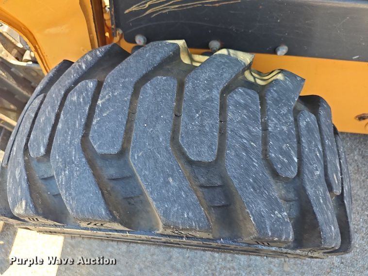 image for item DQ4606 2012 Case SR250 skid steer loader