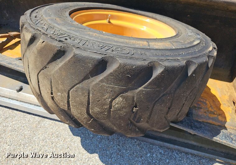 image for item DQ4606 2012 Case SR250 skid steer loader