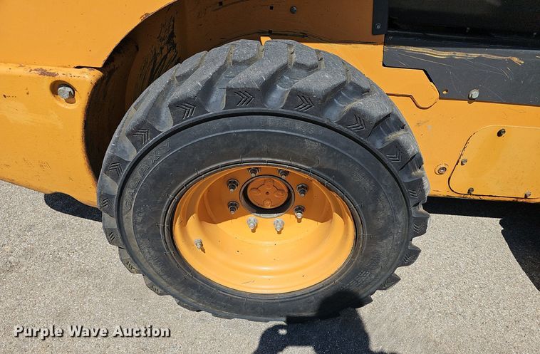 image for item DQ4606 2012 Case SR250 skid steer loader