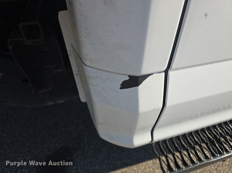 image for item DQ4610 2018 Ford F250 Super Duty XL Crew Cab flatbed pickup truck