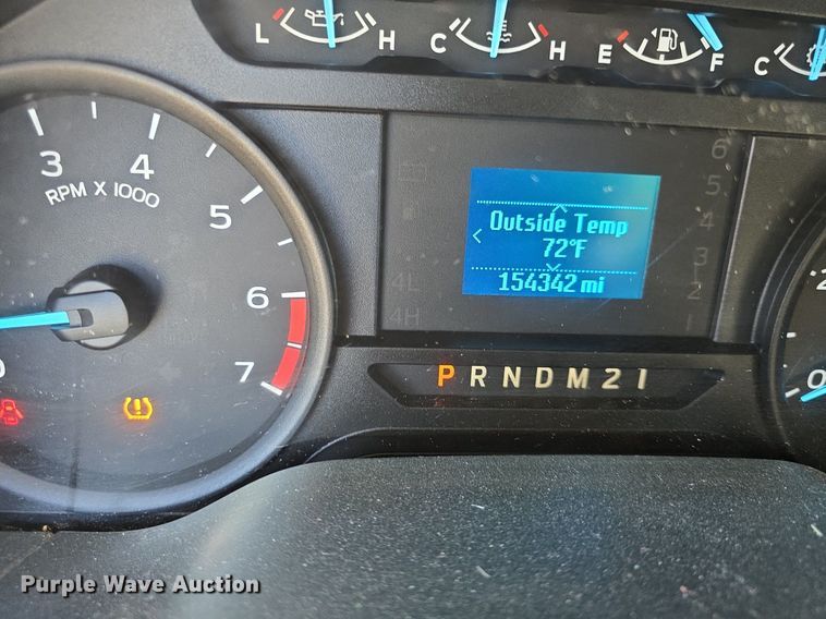 image for item DQ4610 2018 Ford F250 Super Duty XL Crew Cab flatbed pickup truck