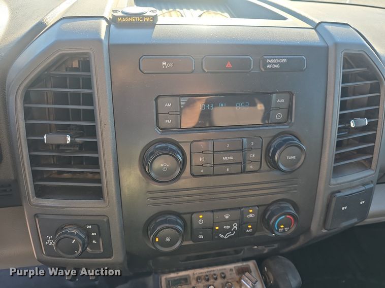 image for item DQ4610 2018 Ford F250 Super Duty XL Crew Cab flatbed pickup truck