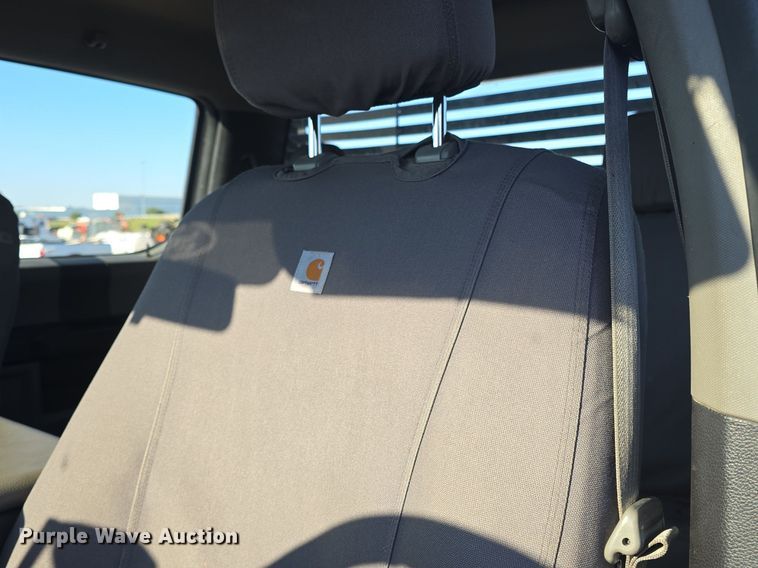 image for item DQ4610 2018 Ford F250 Super Duty XL Crew Cab flatbed pickup truck