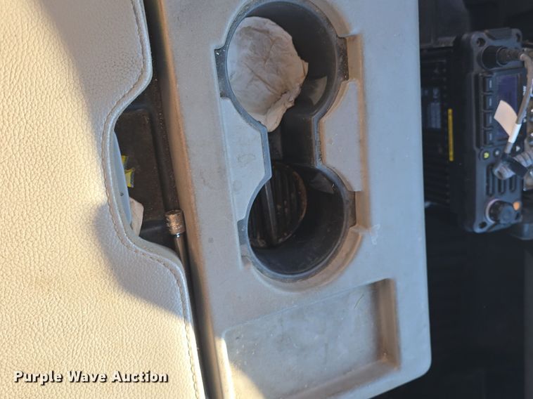 image for item DQ4610 2018 Ford F250 Super Duty XL Crew Cab flatbed pickup truck