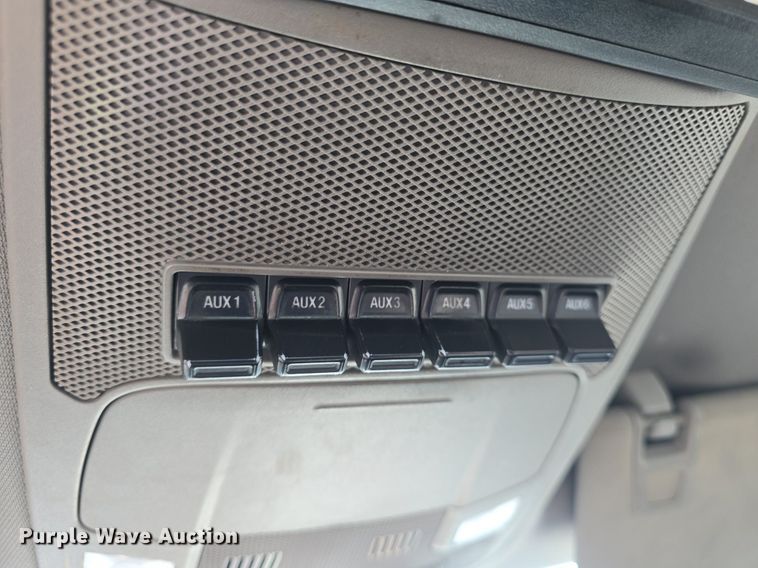 image for item DQ4610 2018 Ford F250 Super Duty XL Crew Cab flatbed pickup truck