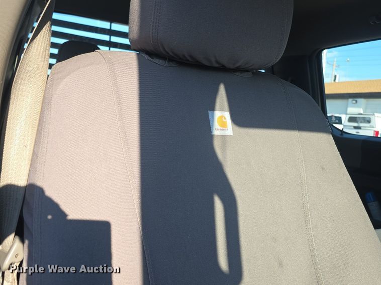 image for item DQ4610 2018 Ford F250 Super Duty XL Crew Cab flatbed pickup truck