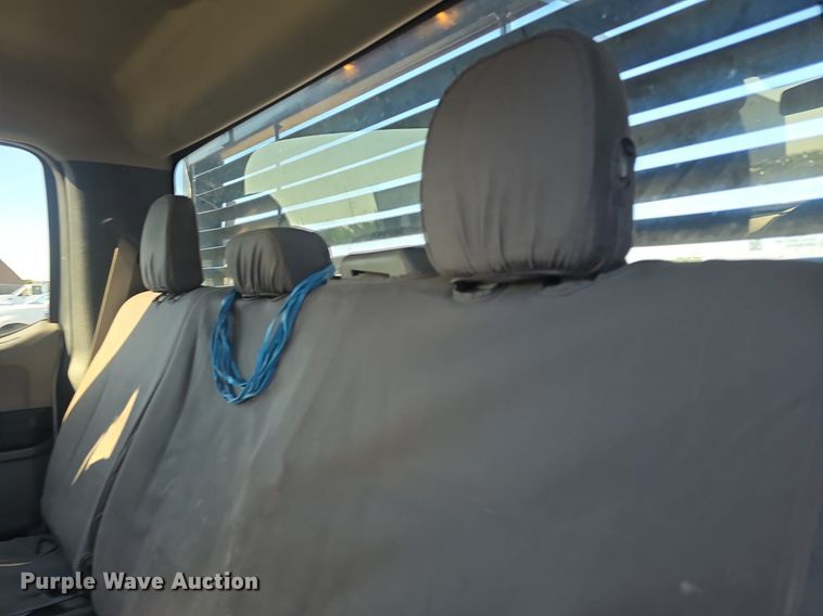 image for item DQ4610 2018 Ford F250 Super Duty XL Crew Cab flatbed pickup truck