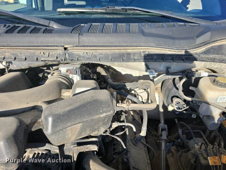 image for item DQ4610 2018 Ford F250 Super Duty XL Crew Cab flatbed pickup truck