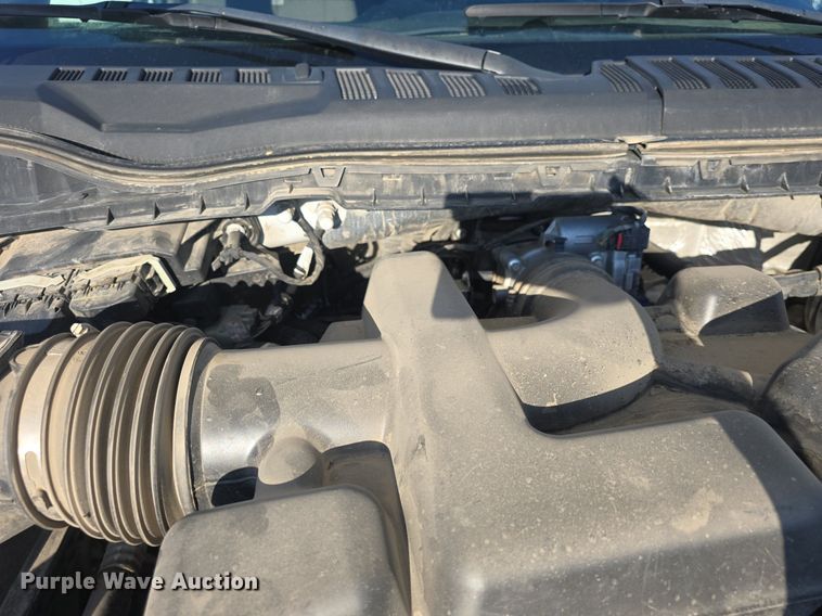 image for item DQ4610 2018 Ford F250 Super Duty XL Crew Cab flatbed pickup truck