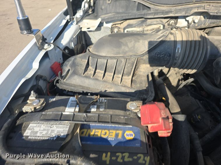 image for item DQ4610 2018 Ford F250 Super Duty XL Crew Cab flatbed pickup truck