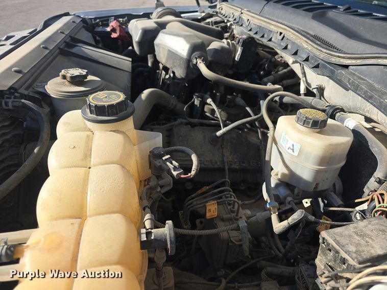 image for item DQ4610 2018 Ford F250 Super Duty XL Crew Cab flatbed pickup truck