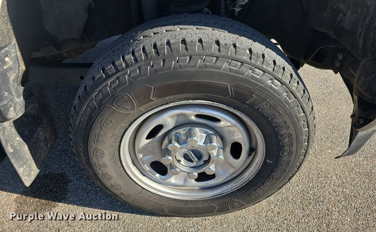 image for item DQ4610 2018 Ford F250 Super Duty XL Crew Cab flatbed pickup truck