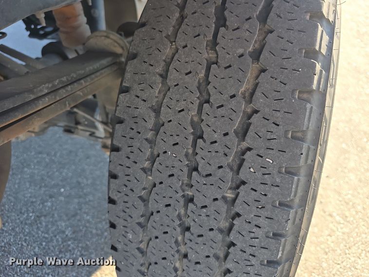 image for item DQ4610 2018 Ford F250 Super Duty XL Crew Cab flatbed pickup truck